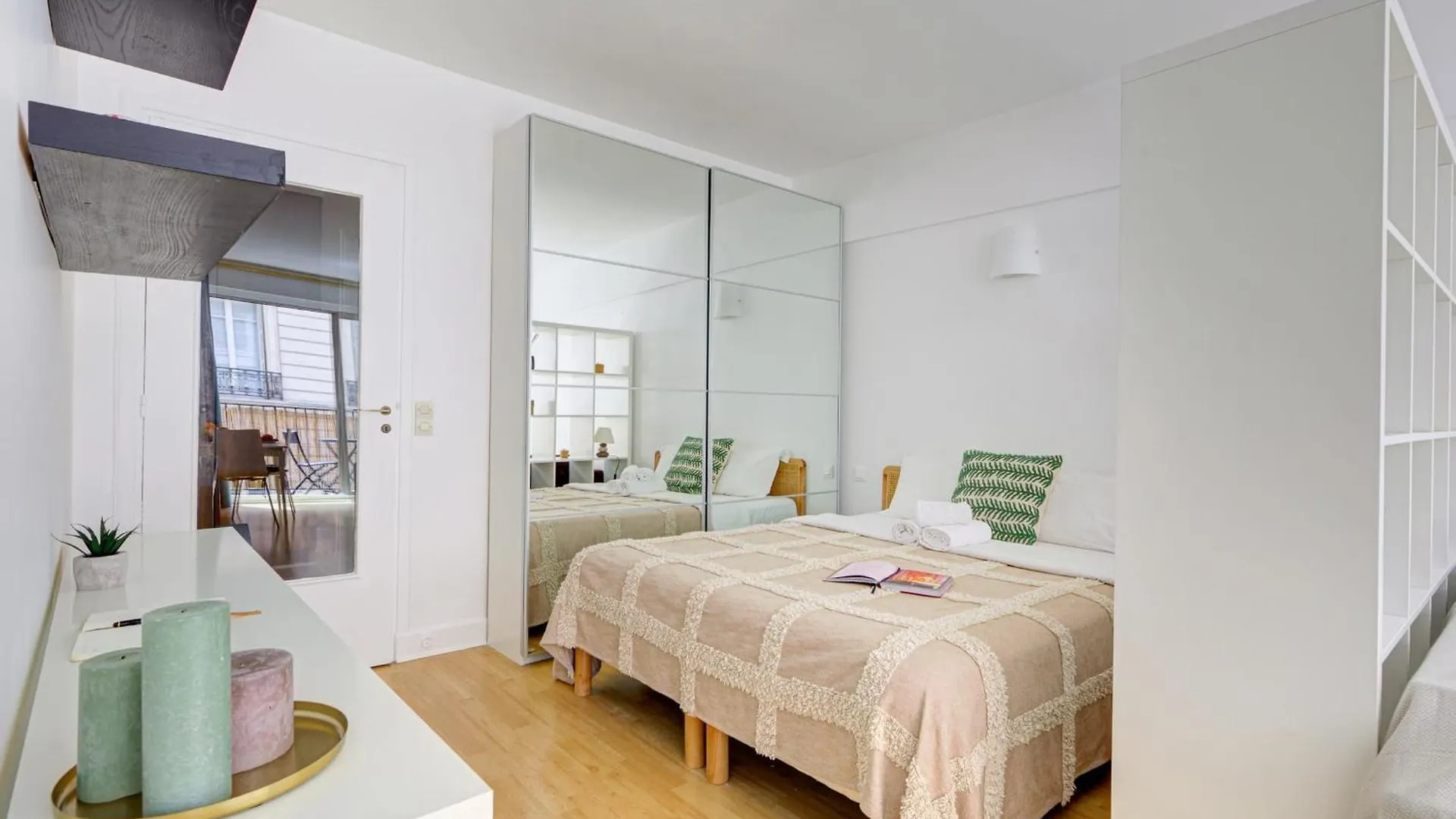 Apartment St Germain & Le Bon Marche With Balcony - Cityapartmentstay
