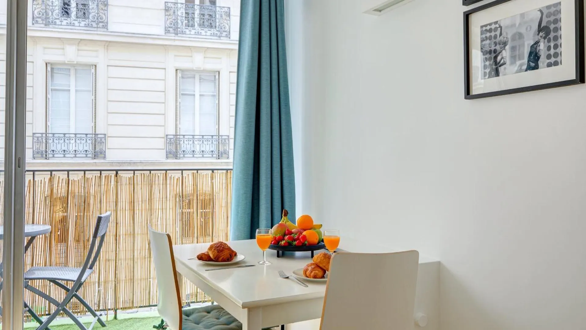 Apartment St Germain & Le Bon Marche With Balcony - Cityapartmentstay *