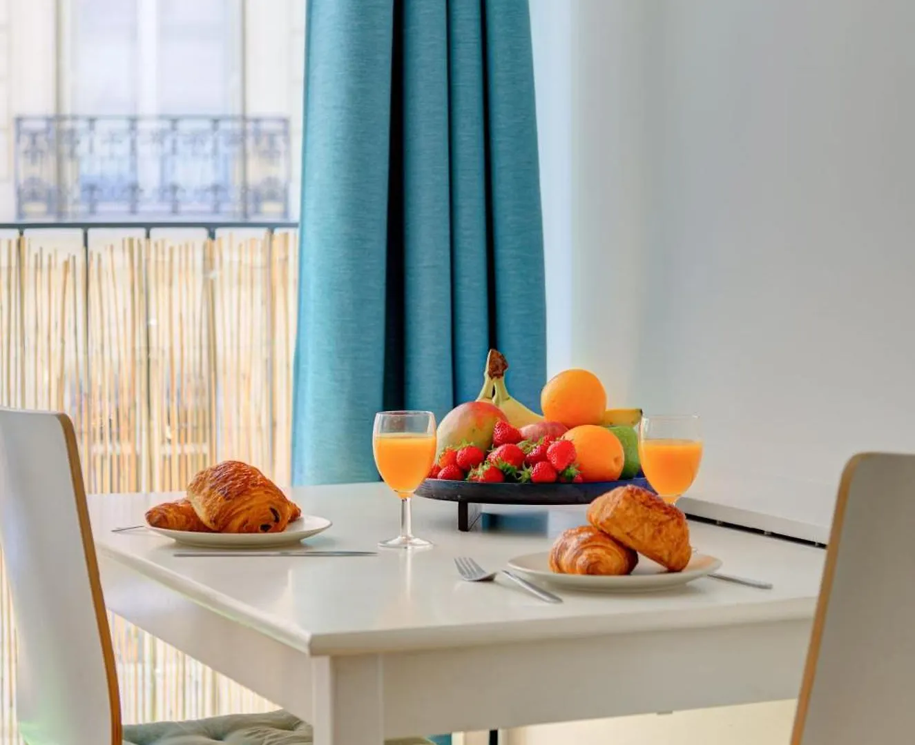St Germain & Le Bon Marche With Balcony - Cityapartmentstay Apartment Paris
