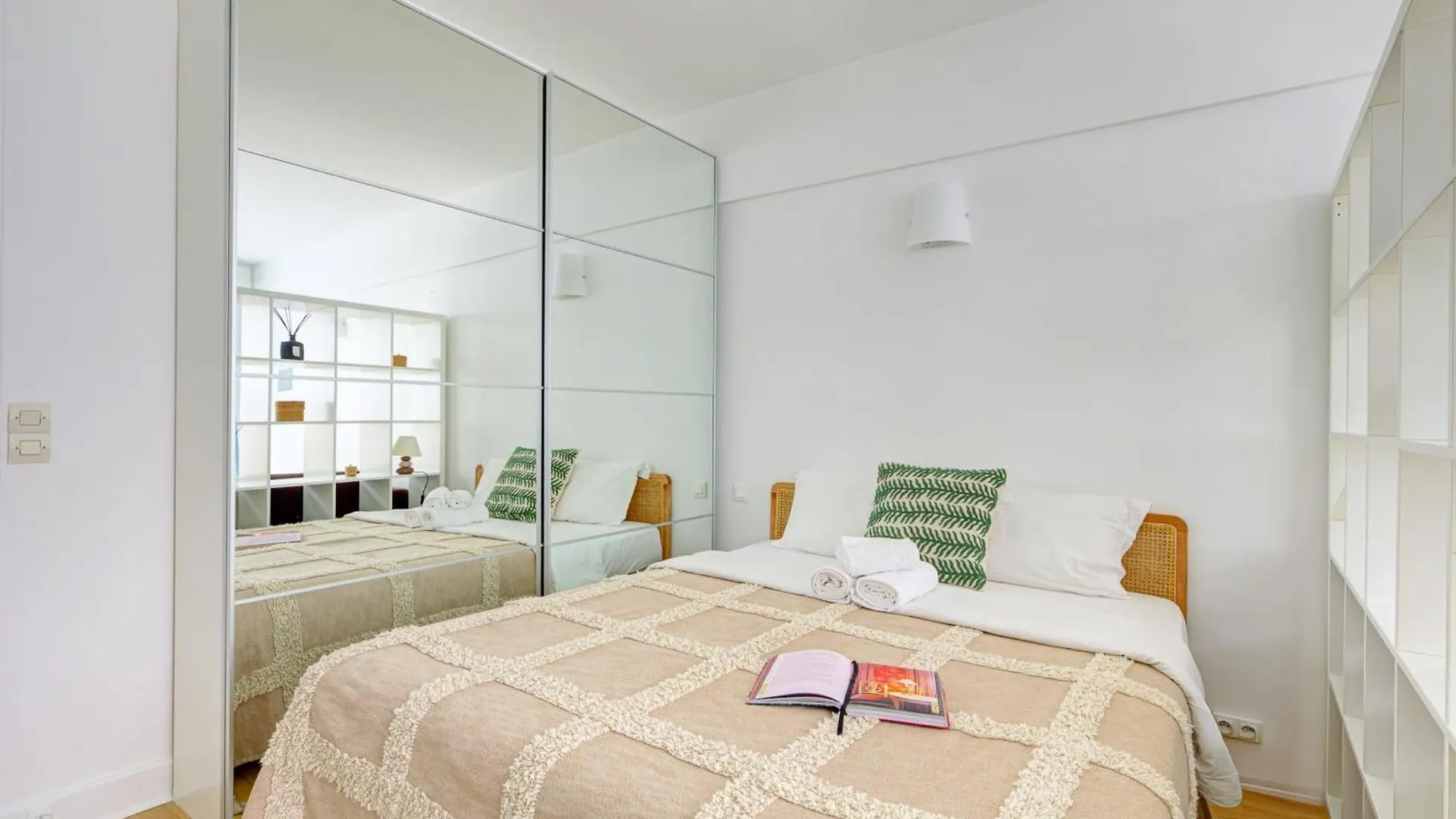 St Germain & Le Bon Marche With Balcony - Cityapartmentstay Апартаменты Париж
