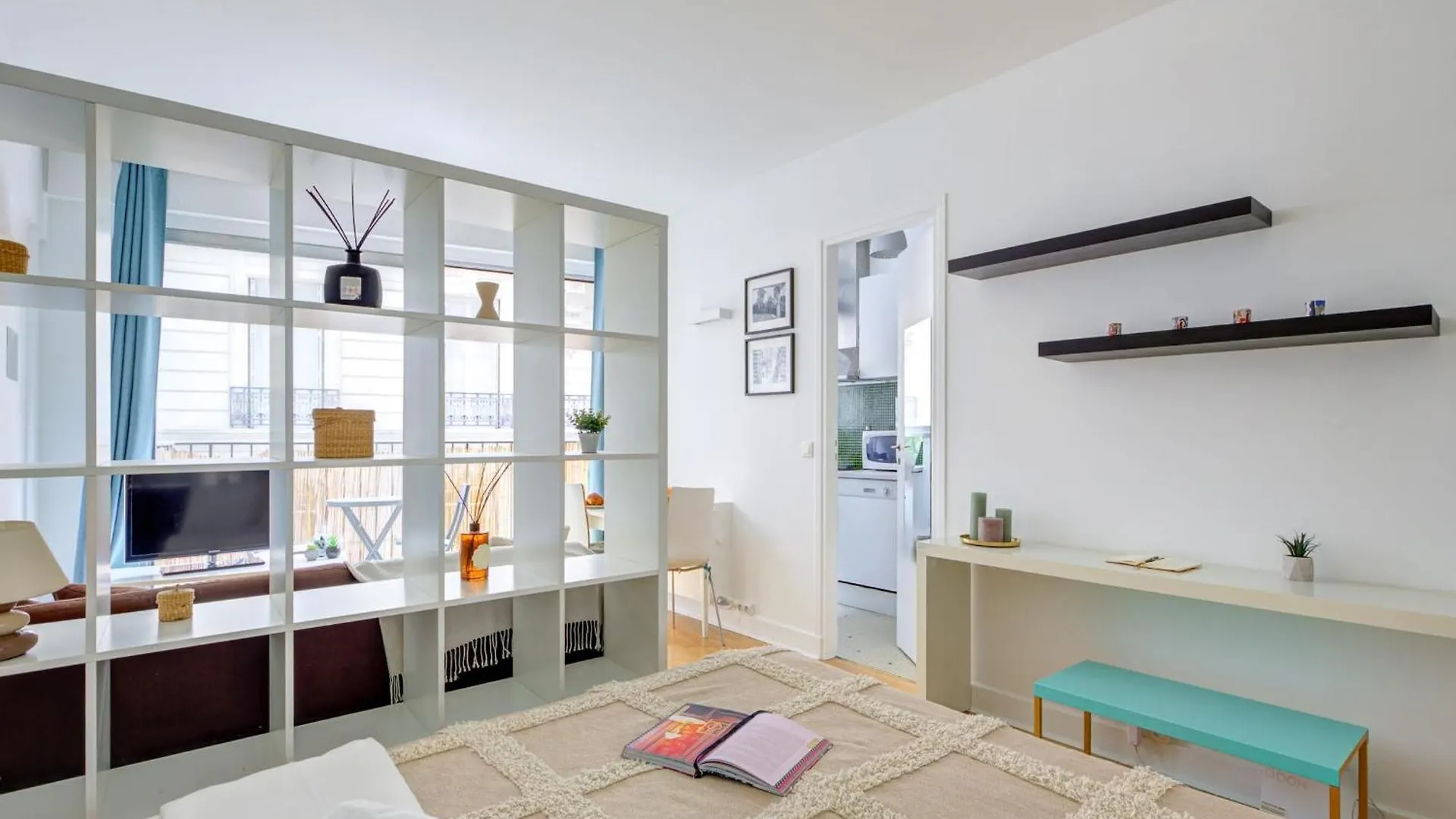 St Germain & Le Bon Marche With Balcony - Cityapartmentstay * Paris